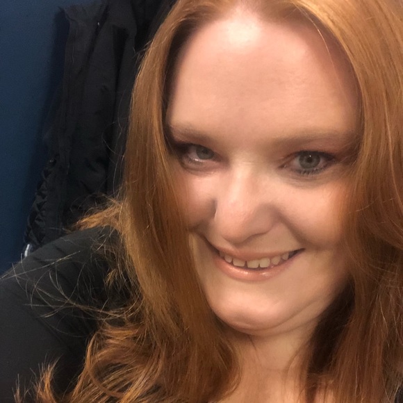Meet your Posher, Angela - Picture 1 of 1